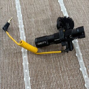 D4 DUO Black and Yellow Microphone